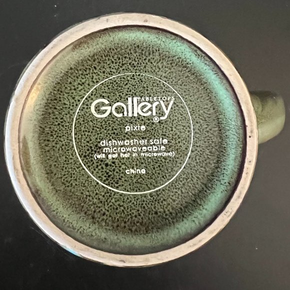 TABLETOPS GALLERY Tall Jade Green Stoneware Mug w/ Vertical Geometric Design - Picture 5 of 6